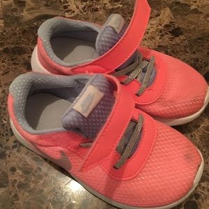 Toddler girl pink nike sneakers size 9
